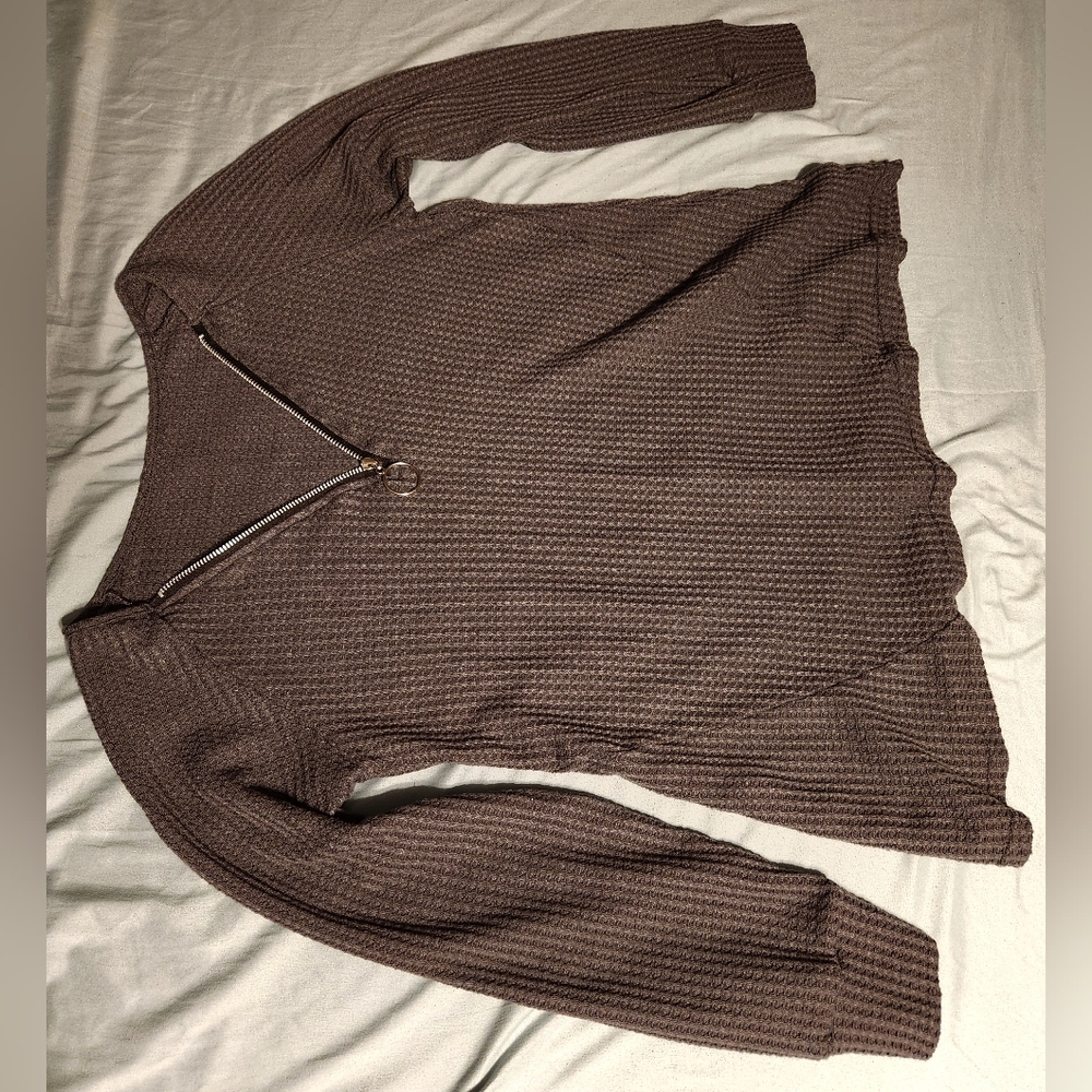 Grey waffle sweater with V neck zipper